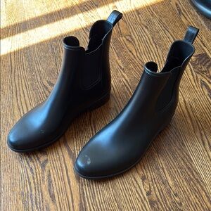 B7 a new day Women’s 9 Sleek Black Ankle Boots